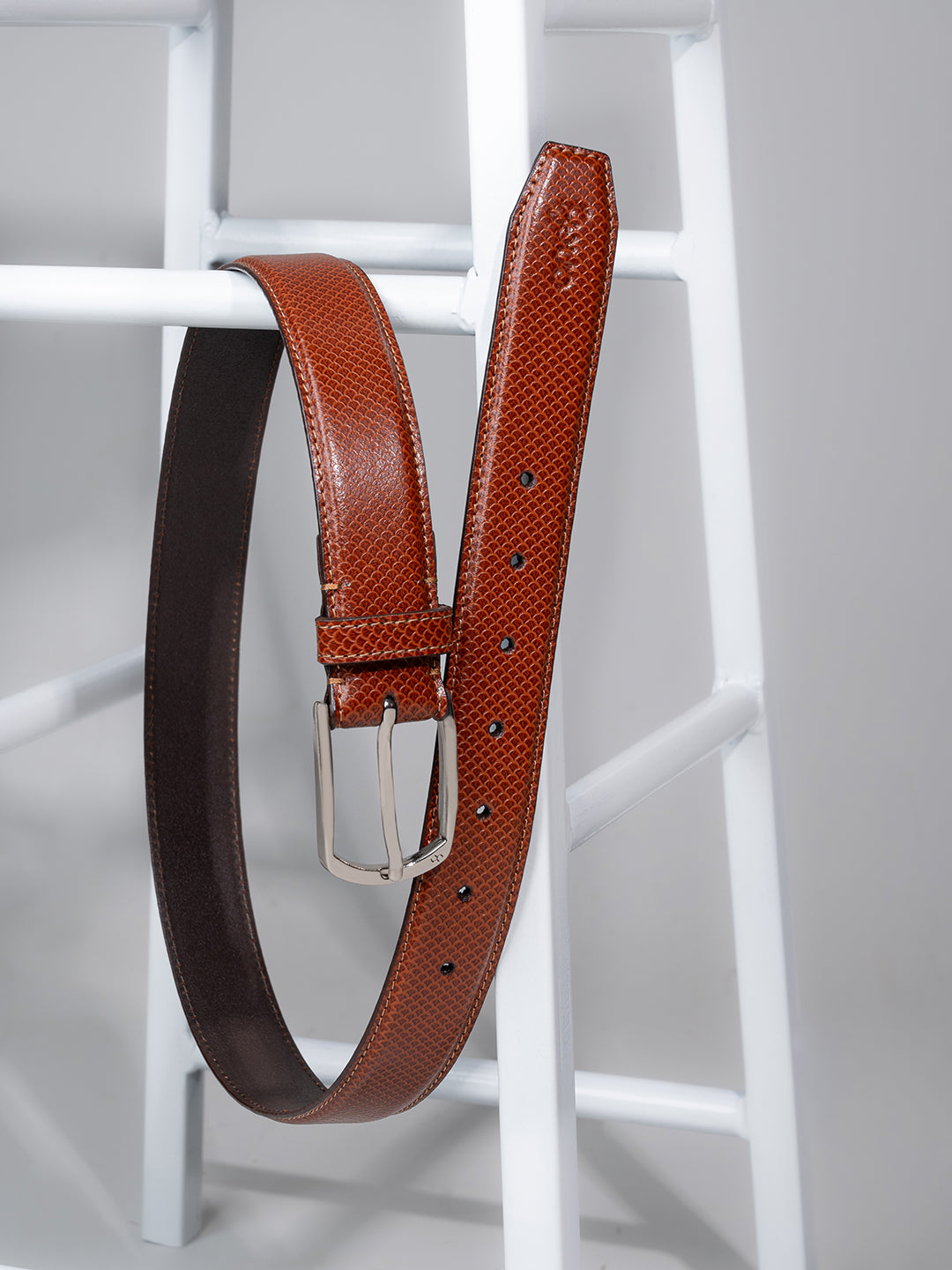 Sleek Silver Buckle Leather Belt in Tan