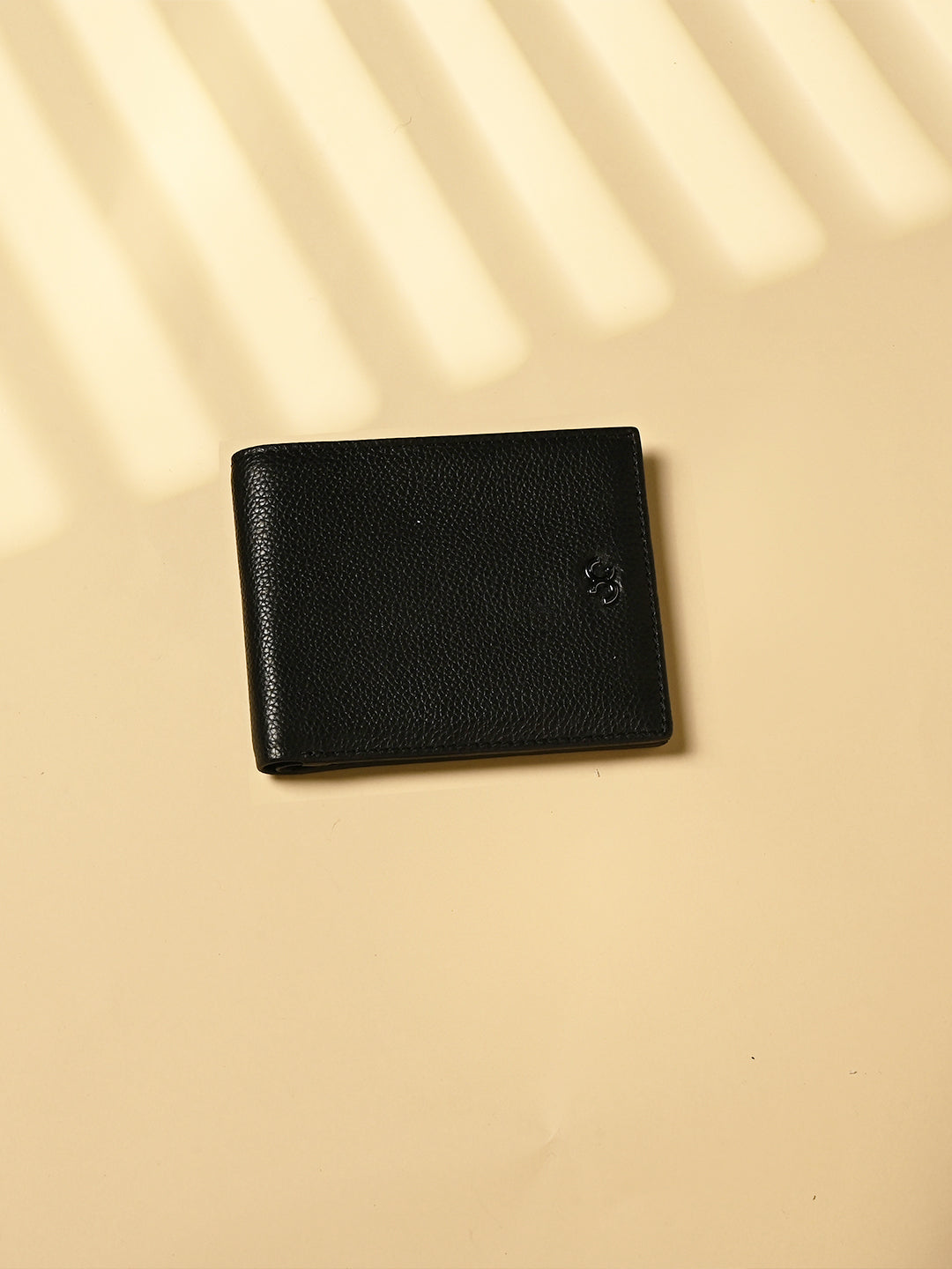 Black Minimalist Bifold Wallet